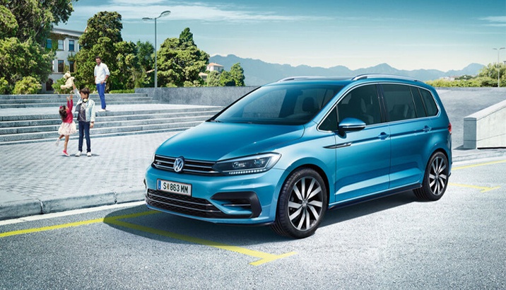 Touran már 5 915 000 Ft-tól nagycsaládos állami támogatással, Porsche Bónusz finanszírozással