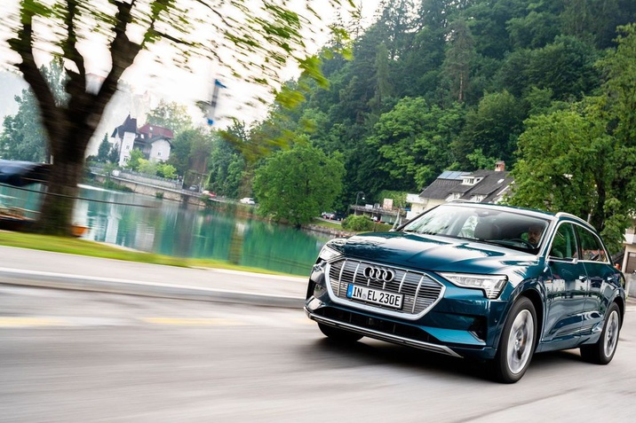 Világszerte vezető piaci szegmensében az Audi e-tron